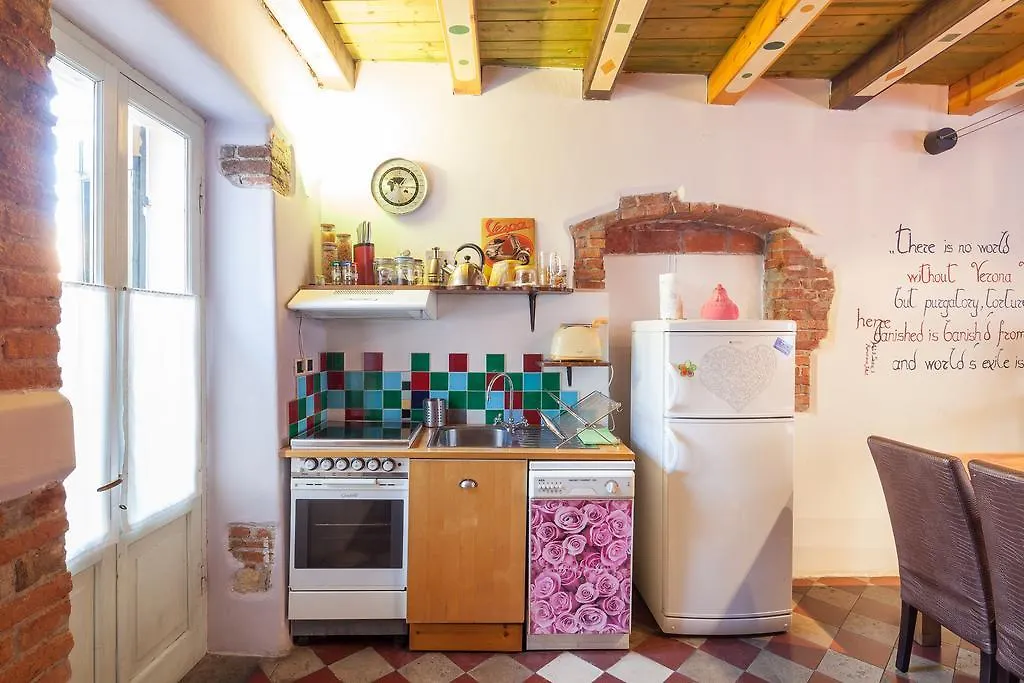 Apartment Verona Walls