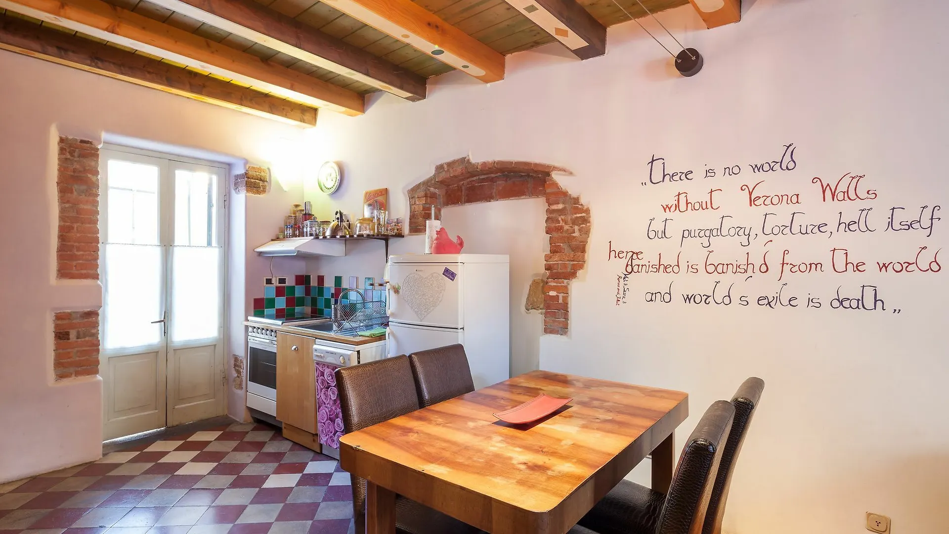 Apartment Verona Walls